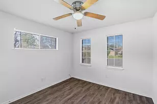 1430 E 32nd 1/2 St, Houston, TX 77022 - Photo 16