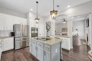 31 E Amberglow Cir, The Woodlands, TX 77381 - Photo 18