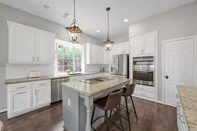 31 E Amberglow Circle, The Woodlands, TX 77381 - Photo 22