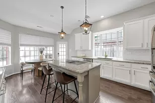 31 E Amberglow Cir, The Woodlands, TX 77381 - Photo 16