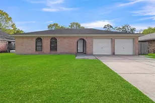 305 Tiegs St, League City, TX 77573 - Photo 1