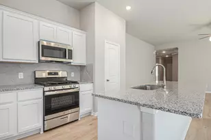 11021 Ondrea Ln, Willis, TX 77318 - Photo 10