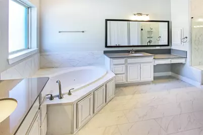 5202 Creekmore Circle, Spring, TX 77389 - Photo 10