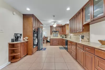 9107 Mauna Loa Lane, Houston, TX 77040 - Photo 12