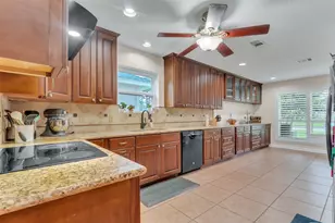 9107 Mauna Loa Ln, Houston, TX 77040 - Photo 10