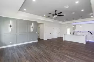 423 Manor Ave, Arcola, TX 77583 - Photo 10