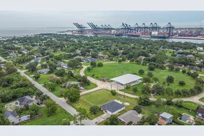 000 Shore Acres Boulevard, Shoreacres, TX 77571 - Photo 4