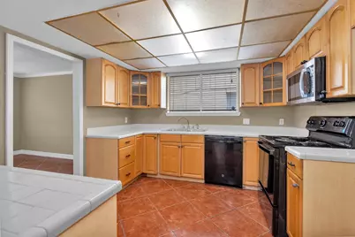 13818 Towne Way Drive, Sugar Land, TX 77498 - Photo 12