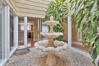 13818 Towne Way Drive, Sugar Land, TX 77498 - Photo 4