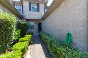 2943 Meadowglen Crest, Houston, TX 77082 - Photo 4