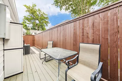 911 W 14th Street, Houston, TX 77008 - Photo 14