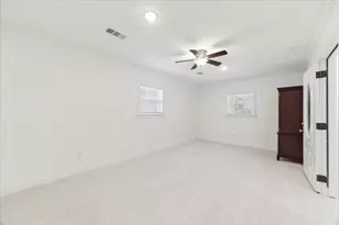 911 W 14th St, Houston, TX 77008 - Photo 10