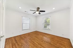 911 W 14th St, Houston, TX 77008 - Photo 8