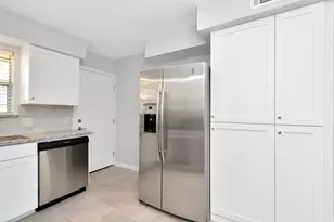 34 Tri Oaks Ln, Houston, TX 77043 - Photo 6