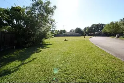 8802 Shiloh Avenue, Texas City, TX 77591 - Photo 4