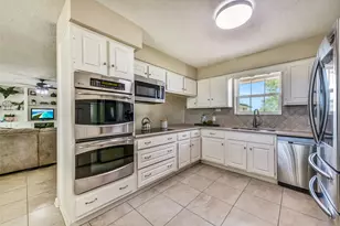 3358 County Rd 172, Alvin, TX 77511 - Photo 6