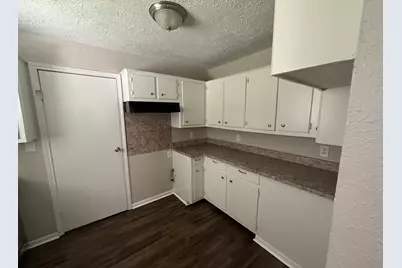 8 Lanes End Street, Baytown, TX 77520 - Photo 4
