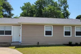 8 Lanes End St, Baytown, TX 77520 - Photo 1