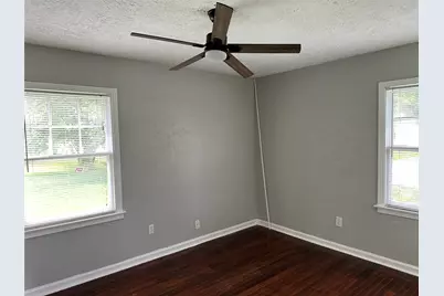 5345 Higgins Street, Houston, TX 77033 - Photo 8
