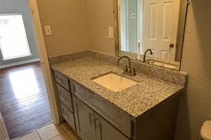 5345 Higgins St, Houston, TX 77033 - Photo 10