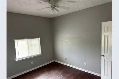 5345 Higgins Street, Houston, TX 77033 - Photo 6