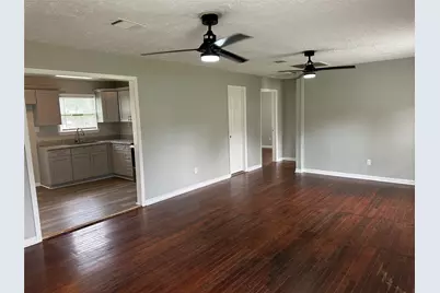 5345 Higgins Street, Houston, TX 77033 - Photo 2