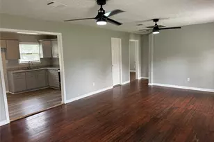 5345 Higgins St, Houston, TX 77033 - Photo 2