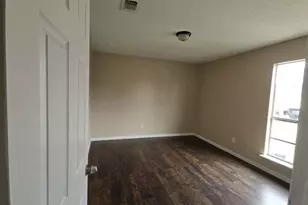 8715 Valley Ledge Dr, Houston, TX 77078 - Photo 8