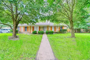 5911 Dawnridge Dr, Houston, TX 77035 - Photo 2