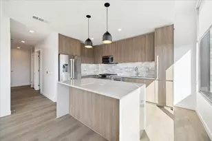 1 Riva Row, The Woodlands, TX 77380 - Photo 4