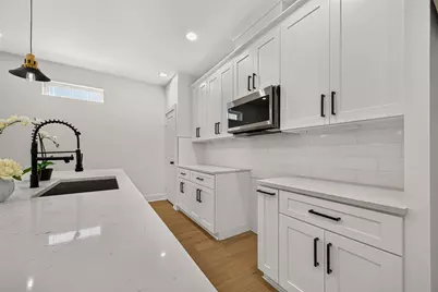 7826 Beckley Street #Front, Houston, TX 77088 - Photo 6