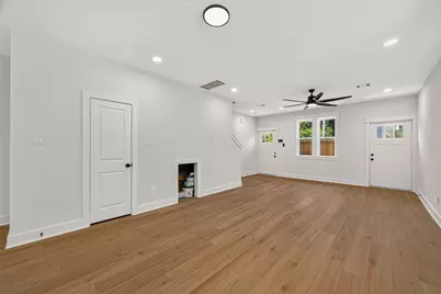 7826 Beckley Street #Front, Houston, TX 77088 - Photo 4