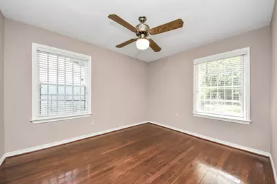 5202 Pensdale Street, Houston, TX 77033 - Photo 8