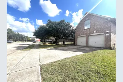 8210 Solara Bend, Houston, TX 77083 - Photo 4