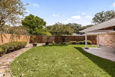 10106 Inwood Drive, Houston, TX 77042 - Photo 32