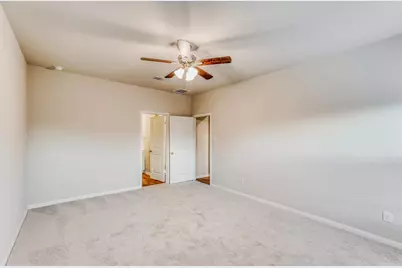 8204 Burnt Orchid Drive, Houston, TX 77016 - Photo 10