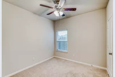 8204 Burnt Orchid Drive, Houston, TX 77016 - Photo 14