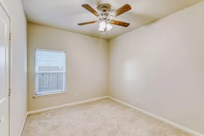 8204 Burnt Orchid Drive, Houston, TX 77016 - Photo 12