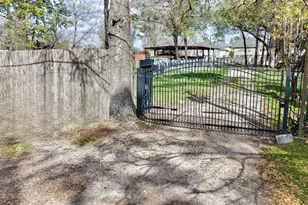 918 Lehman St, Houston, TX 77018 - Photo 2