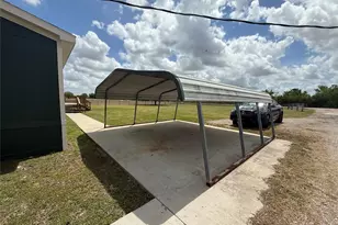 1841 County Rd 382, Rosharon, TX 77583 - Photo 4