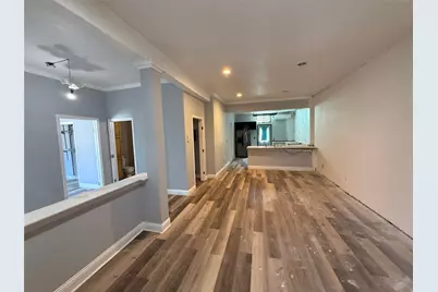 2025 Avenue N 1/2, Galveston, TX 77550 - Photo 4