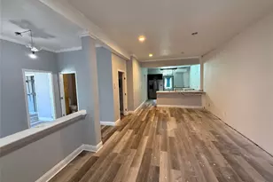 2025 Ave N 1/2, Galveston, TX 77550 - Photo 4