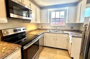 11710 Southlake Dr, Houston, TX 77077 - Photo 10