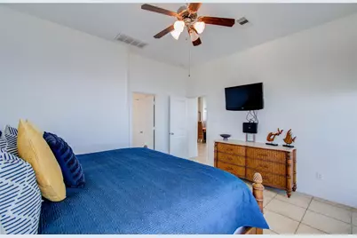 1035 Rollover Circle, Gilchrist, TX 77617 - Photo 38