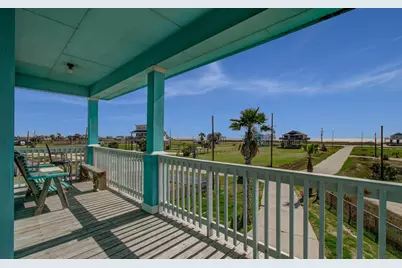 1035 Rollover Circle, Gilchrist, TX 77617 - Photo 16