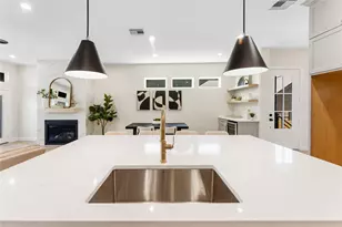 1318 E 32nd 1/2 St, Houston, TX 77022 - Photo 12