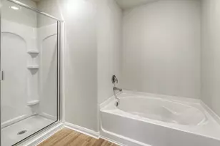 8310 Sunberry Shadow Dr, Houston, TX 77016 - Photo 6