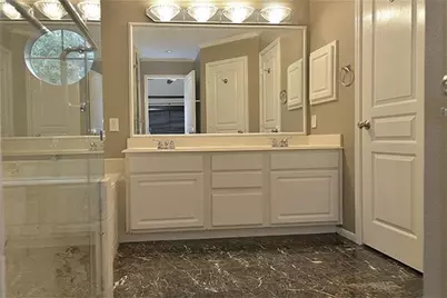 95 N Indigo Circle, The Woodlands, TX 77381 - Photo 20