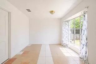 10930 W Bellfort Ave, Houston, TX 77099 - Photo 12