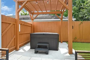 822 E 32nd St, Houston, TX 77022 - Photo 20